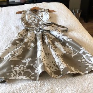 Elegant sleeveless dress